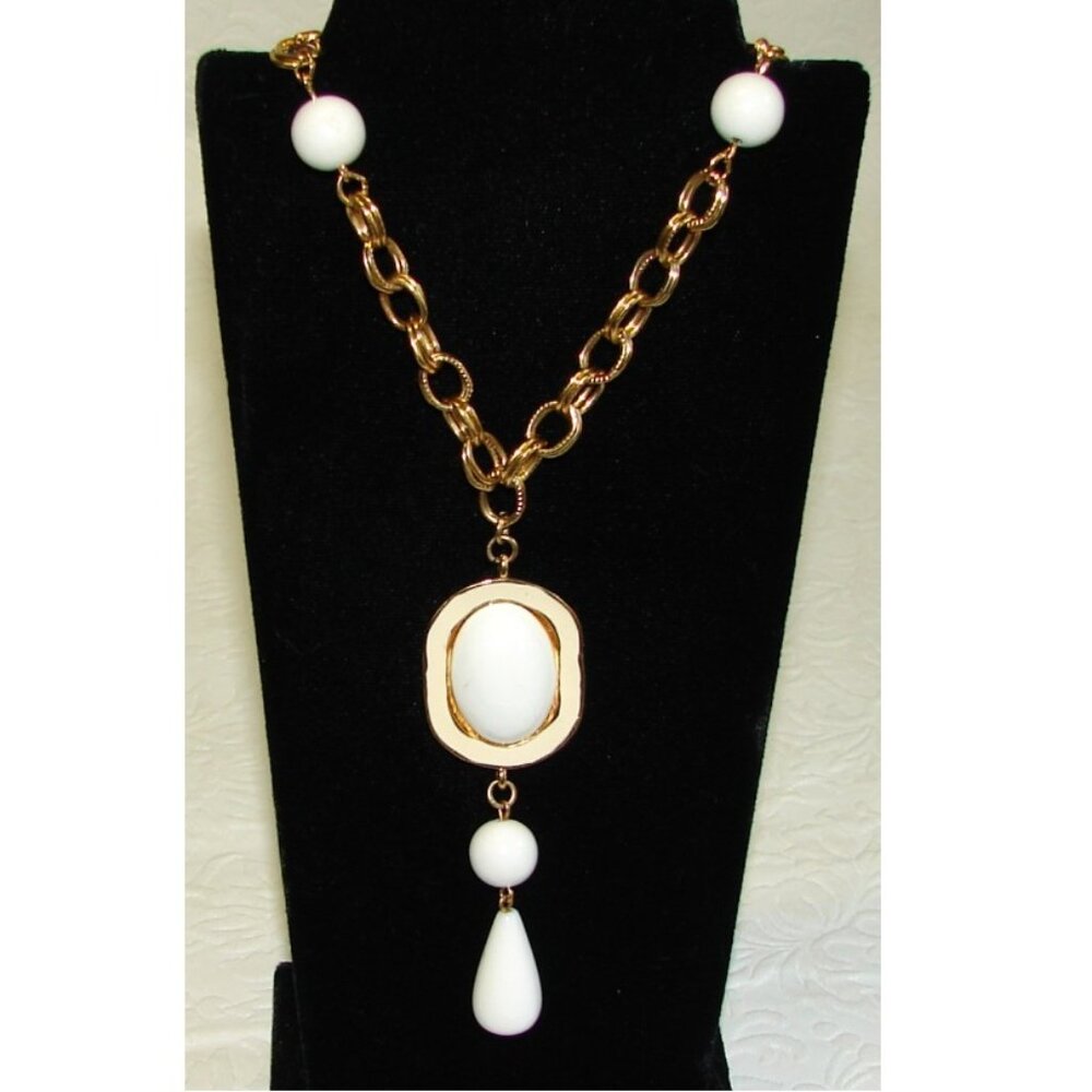 Vintage 80's Gold Tone & White Bead Cocktail NECKLACE, 35.5" Long, E05